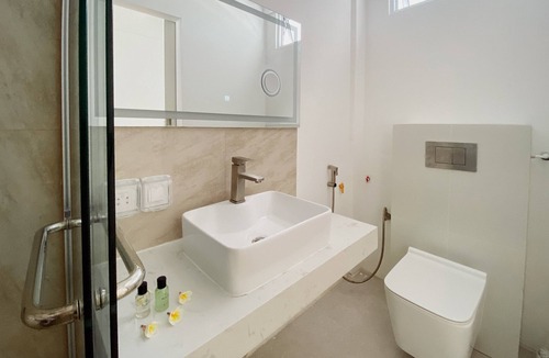 Thulusdhoo Island Hotel | Coral Inn