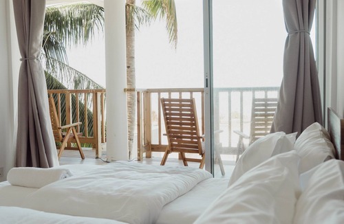 Thulusdhoo Island Hotel | Coral Inn