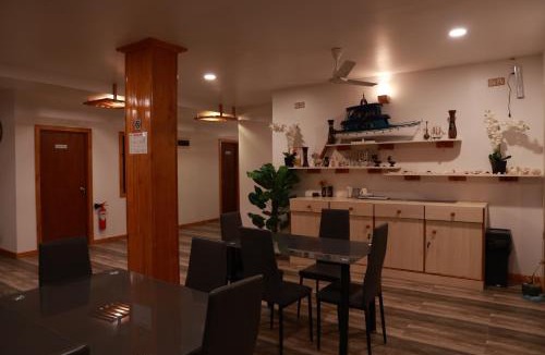 Fulidhoo Hotel | Cowry Inn