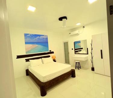 Milandhoo Bed & Breakfast | Crystal sea inn