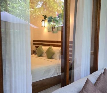 Dhigurah Hotel | Dhonfalhu Dhigurah