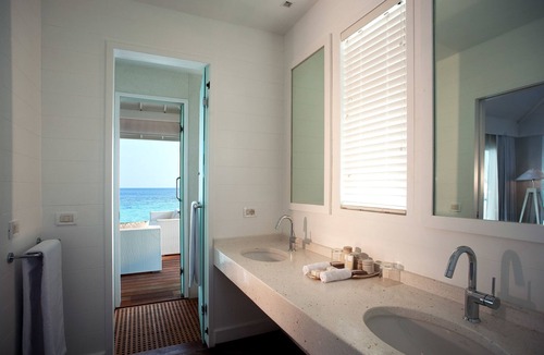 Athuruga Island Resort | Diamonds Athuruga Maldives Resort & Spa