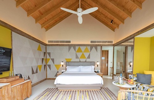 Farukolhufushi Island Hotel | Dive into Music: Overwater Villas & Underwater Tunes Await You!