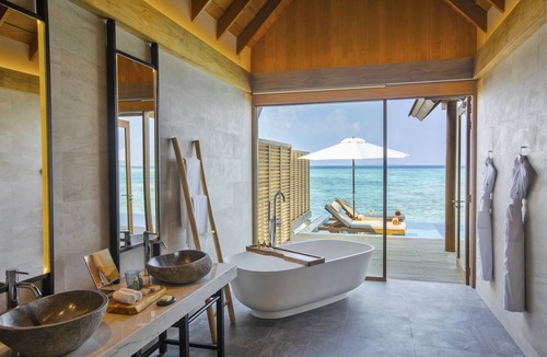Raa Atoll Resort | Emerald Faarufushi Resort & Spa