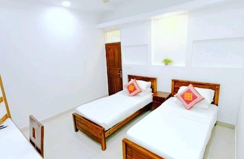 Hulhudhoo House | Everest Lodge