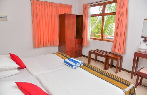 Himmafushi Bed & Breakfast | Family & Group Friendly! Maldives Beach Island BnB