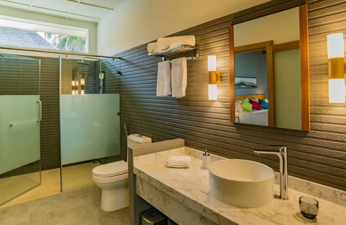 Mandhoo Hotel | Fiyavalhu Resort Maldives