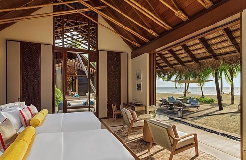 Reethi Rah Hotel | Great Relaxing Overnight Stay! Beach View w/Private Pool and Indoor Spa Tub!