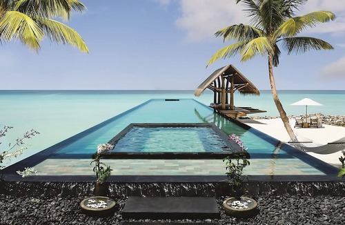 Reethi Rah Hotel | Great Relaxing Overnight Stay! Beach View w/Private Pool and Indoor Spa Tub!