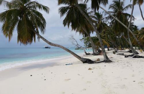 Mandhoo House | INFINITE LAGOON