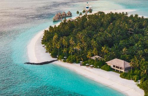 Maamunagau Island Resort | Intercontinental Maldives Maamunagau Resort with Club benefits by IHG