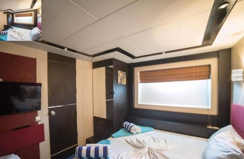 Vaavu Atoll House | Liveaboard exclusive yacht