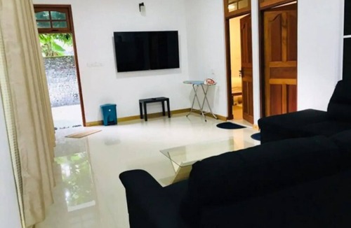 Kamadhoo House | Local island Home !
