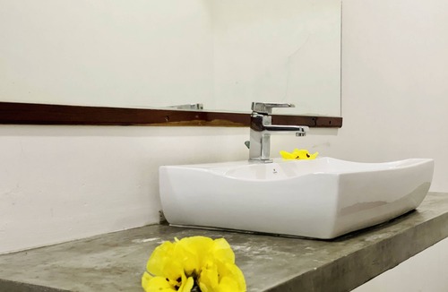 Maalhos House | Madi Finolhu Guesthouse
