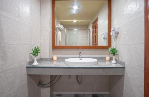 Ukulhas House | Nala Veli Beach & Spa