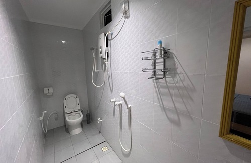 Dhangethi Bed & Breakfast | One room with AC in Dhangethi