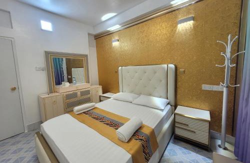 Male Apartment | Ontrack Travel - room