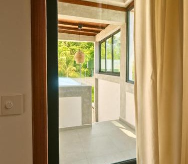 Felidhoo Hotel | Oshi Boutique Vaavu Felidhoo
