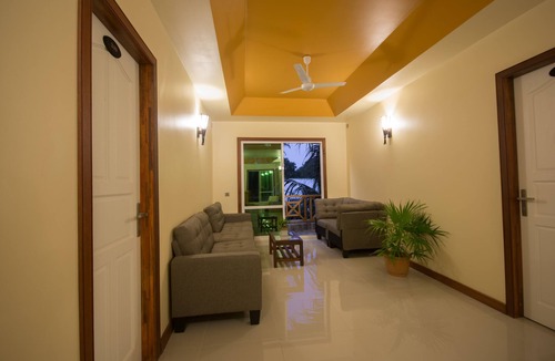 Ukulhas Hotel | Ostrov Beach