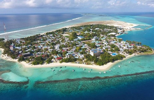 Thulusdhoo Island Resort | Paradise 4* Hotel - Rooftop Pool - Exec. Suite