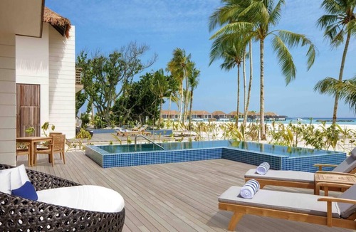 Huruelhi Island House | R 1656 Radisson Blu Resort Maldives