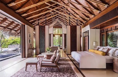 Reethi Rah Hotel | Revel in the Lap of Luxury! Private Pool, Balcony w/Beach View, Private Spa Tub
