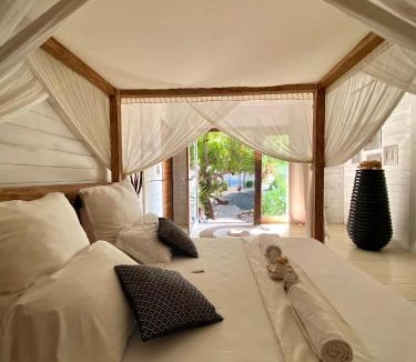 Thulusdhoo Island House | Samura Maldives Guest House Thulusdhoo