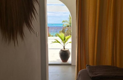 Thulusdhoo Island House | Samura Maldives Guest House Thulusdhoo