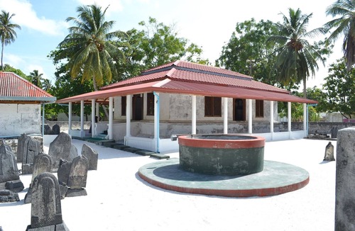 Nilandhoo House | Spacious 5-bedroom building in Wonderful F.Nilandhoo with AC