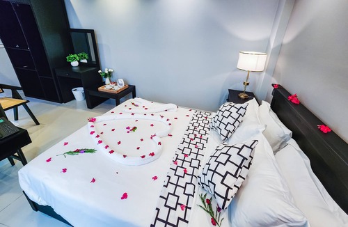 Farukolhufushi Island Bed & Breakfast | SUNNY CANOPY