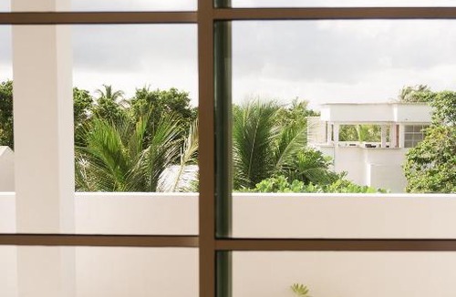 Dhigurah Hotel | Sunrise by white sand dhigurah