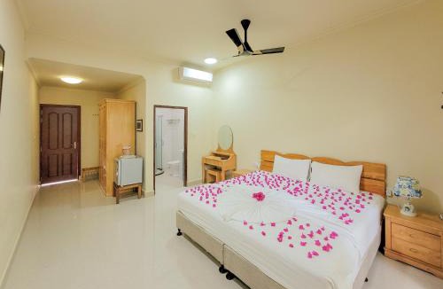 Thoddoo House | Sunrise Inn