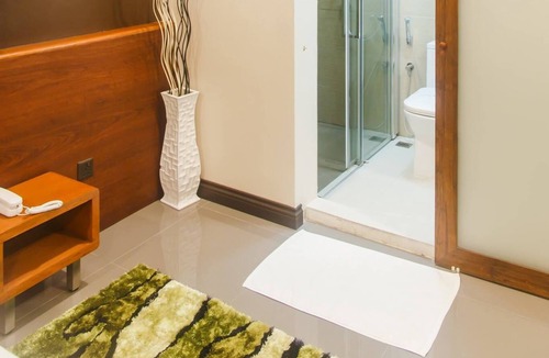 Hulhule House | the theme park! Family-sized condo with game room & deck