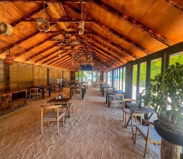 Rasdhoo Bed & Breakfast | Tranquila Beach Hotel