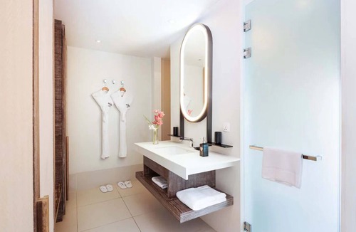 Farukolhufushi Island Hotel | Twin Studio on Beachfront with Modern Comforts