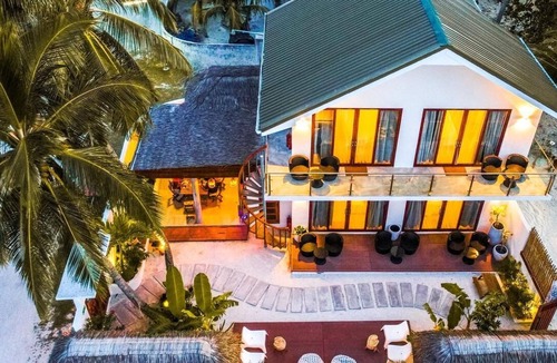 Male Villa | V Beachfront Villa - 40 mins speedboat from Male