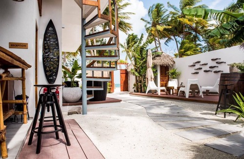 Male Villa | V Beachfront Villa - 40 mins speedboat from Male