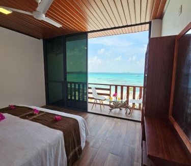 Guraidhoo Hotel | Valley Palm Seaview