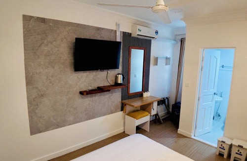 Thulusdhoo Island Hotel | VelaaOlhu - Turtle Hive Thulusdhoo