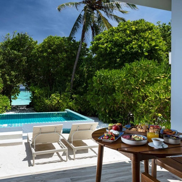 Lavish Maldives Beachfront Villa | Villa Dhoni Sunset | Breathtaking Sea.