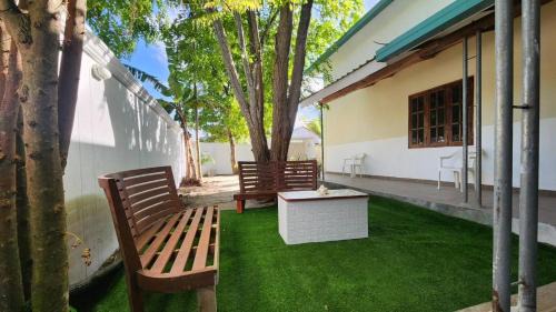New Castle Inn in Hithadhoo