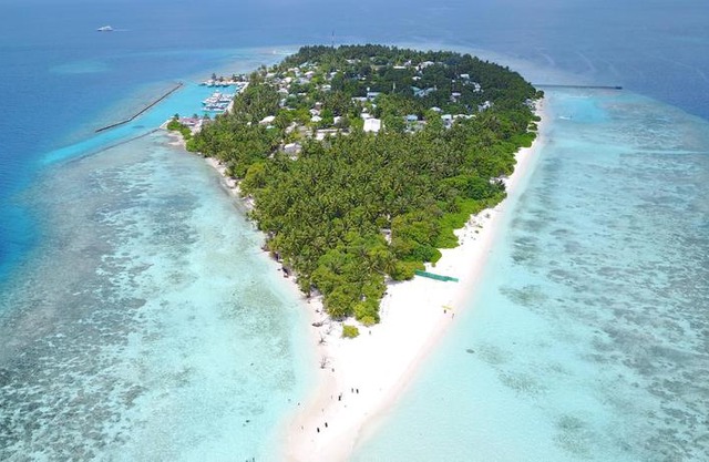 Omadhoo Inn
