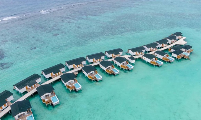 Kanifinolhu Island Resort | 300 m² Resort ∙ 6 guests