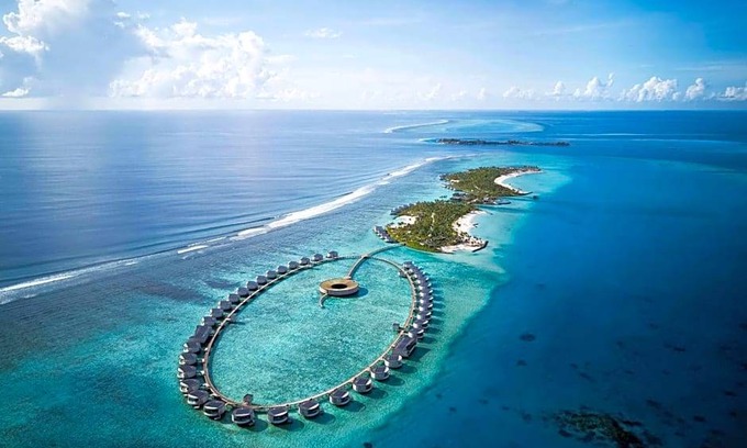 Kanifinolhu Island Hotel | 5-Star Hotel ∙ The Ritz-Carlton Maldives, Fari Islands