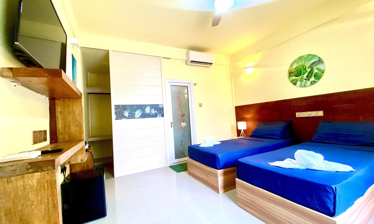 Dhigurah Hotel | Sands Grand Hotel