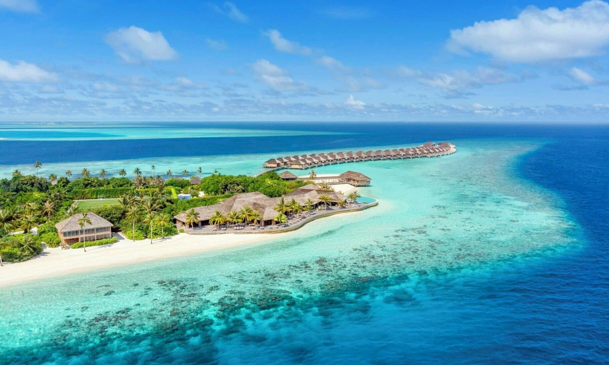 Huruvalhi Hotel | Hurawalhi Island Resort Maldives