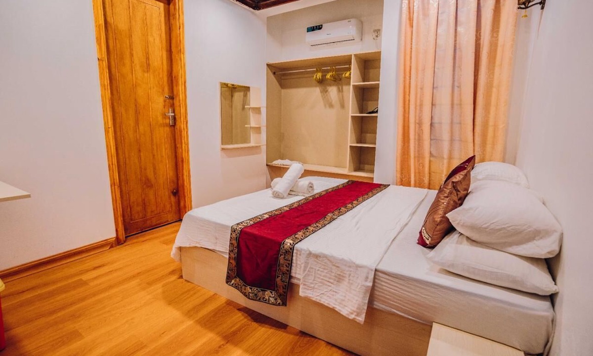 Fuvahmulah House | Spacious 6-bedroom house in marvelous Fuvahmulah with AC, WiFi