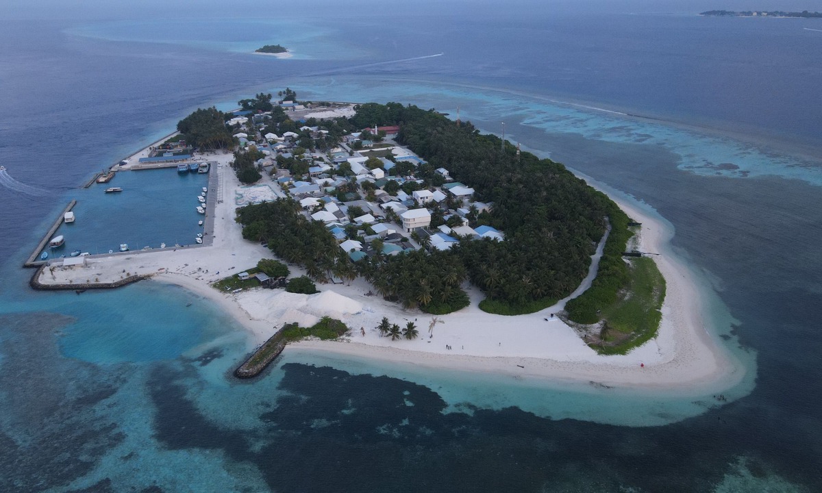 Dhonfanu House | 4-bedroom house in charming Baa Atoll with AC, WiFi