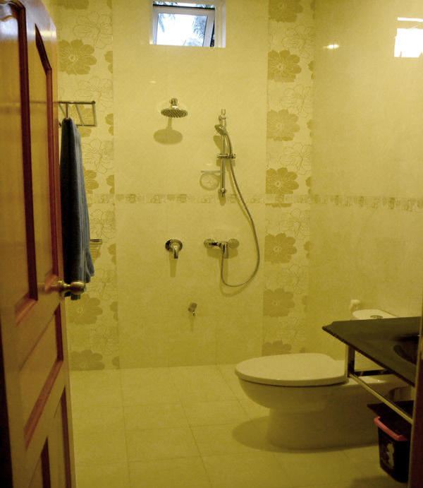 Photo of Bathroom in Hulhudhoo