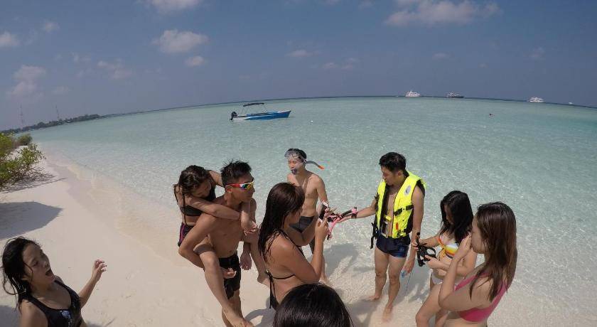 Photo of Others in Thoddoo